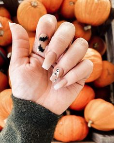 Fun Halloween Nails, Halloween Nails Easy, Cute Halloween Nails, Simple Acrylic Nails, Short Acrylic Nails Designs, Halloween Nail Designs, Trendy Nail Design