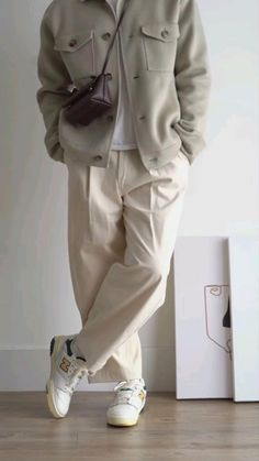 Fall Outfits Korean Fashion Men, Well Fitting Clothes, Minimilastic Outfits Men, Basic Outfit For Men, Minimilastic Outfits, Winter Aesthetic Outfit Men, Overshirt Men Outfit, Minimalist Outfit Men, Streetwear Men Outfits Street Fashion