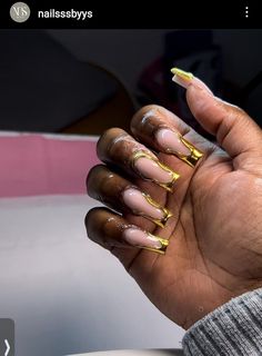 Freestyle Birthday Nails, Black People Nails, Nails Squared, Carnival Jubilee, Acrylic Nails Yellow, Black Acrylic Nail Designs, Nail Designs Bling, Freestyle Nails, Black Acrylic Nails