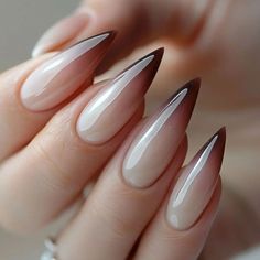 Sharp Oval Nails, Short Stilleto Nails Acrylics, Classy Fall Nail Ideas, Halloween Nails Ombre, French Stiletto Nails Design, Halloween Ombre Nails, Goth Stiletto Nails, Dark Ombre Nails, Fall Ombre Nails Ideas