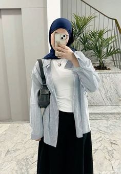 Fashion Inspo Hijab, Outfit Ideas For Women Hijab, Fashion Inspo Outfits Hijab, Skirt Outfits For Hijab, Hijabi Outfits With Skirts, Blue Striped Shirt Outfit Hijab, Outfit With Skirt Hijab, Hijab Clothing Style, Skirts Outfits Hijab