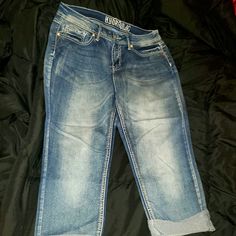 Stretchy, Medium Wash, Denim Capris. Beautiful Accents On Pockets Front And Back. Lightweight. Nwot. Never Worn, Only Tried On. Ships From Smoke Free, Pet Friendly Home. Save When You Bundle And Feel Free To Ask Questions. Denim Capris, Pet Friendly, Capri, Women Jeans, Size 10, Ships, Feel Free, Pet, Women Shopping