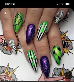 Like Green Halloween Nails, Beatle Juice Nail Art, Gothic Nails Coffin, Halloween Stilleto Nails, Joker Nails Designs, Tim Burton Nail Art, Unique Halloween Nails, Beetle Juice Nails, Toenail Colors