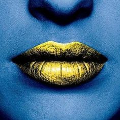 . Metallic Lips, Gold Lips, Going For Gold, Foto Tips, Lip Art, Beautiful Lips, Eyes Lips, Mellow Yellow, Lipstick Lip