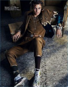 Anwar Hadid, Vogue Men, Mens Fashion Editorial, 사진 촬영 포즈, Mens Fashion Photography, Hipster Mens Fashion, Img Models, Male Fashion Trends