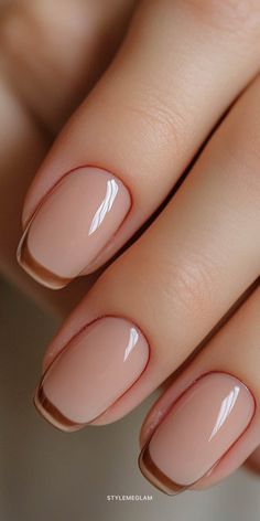 31 Popular Fall Nail Ideas that Scream Cozy Autumn Vibes Fall French Tips, Latte Nails, Ombre Gel Nails, Blue Nail Designs