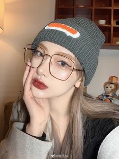 Feminine Makeup, Medium Long Haircuts, Big Glasses, Girl Gang Aesthetic, Glasses Makeup, Punk Accessories