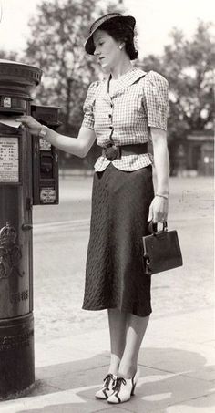 30’s Fashion, 1930s Fashion Women, Decades Fashion, Fashion Through The Decades, Vintage Fashion 1930s, Fashion 30s, 1930 Fashion, 30s Fashion, 40s Fashion