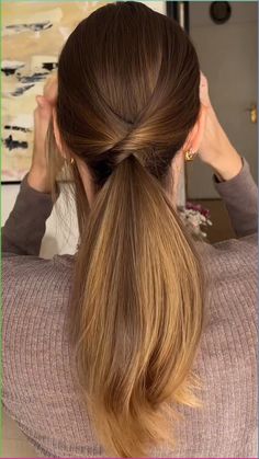 #hairhack #ponytail #fallhair #hairstyle #hair #beautifulhair #brunette #hairtutorial Long Ponytail Hairstyles, Long Hair Ponytail, Ponytail Hairstyles Easy, Cute Quick Hairstyles, Ponytail Hairstyle, Easy Hairstyles For Medium Hair, Hairstyles For Thick Hair