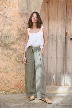 Isla Pants // Fern Beach Linen Pants Outfit, Styling Pants Trousers, Loose Flowy Pants Outfit, Light Green Linen Pants Outfit, Comfort Wear For Women, Flowy Summer Pants Outfit, Holistic Outfits Women, Simple Minimal Outfits, Wide Linen Pants Outfit Summer