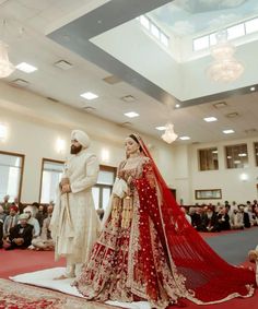 Sikh Wedding Dress, Best Indian Wedding Dresses, Anand Karaj, Latest Bridal Lehenga, Couple Wedding Dress, Indian Bridal Photos, Wedding Lehenga Designs