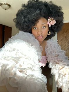 Soft Fairycore Outfits, Afro 4c Hairstyles, Natural Curly Afro, Soft Fairycore, Princesscore Aesthetic, Exotic Hairstyles, Coquette Summer, Cute Natural Hairstyles, Hyper Feminine