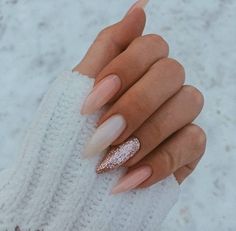 Glitter Gel Nails, Glow Nails, Winter Nail Art, Winter Nail, Neutral Nails, Pretty Acrylic Nails