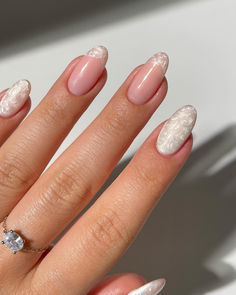 It’s time for the air sign to reign. Greece Nails, Velvet Nails, Nagellack Trends, Water Color Nails, Her Nails, Pearl Nails, Bride Nails, Neutral Nails, Bridal Nails