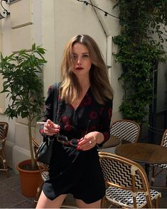 French Inspired Fashion, Chic Work Outfit, Capsule Wardrobe Casual, French Girl Chic, Haircut Inspiration, Outfit Inspo Casual, Looks Street Style, Easy Trendy Outfits, Beauty Clothes