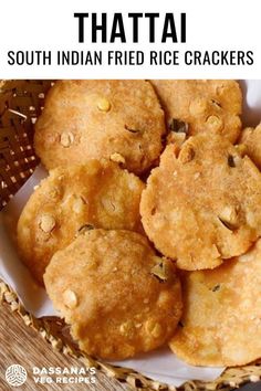 Here's another popular South Indian snack called Thattai or Thattu Vadai. This savory snack is common during the festivals in the southern parts of India. Not just a festive treat, it is available all year round in sweet and bakery stores, in this part of the Indian subcontinent. This recipe is one of those that’ll help you to master the art of making this dish, at the comfort of your home. Paneer Naan, Diwali Faral, Street Food Indian, Paneer Curry Recipes, Krishna Jayanthi, Lentil Fritters, Paneer Curry