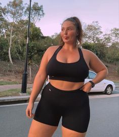 Workout Outfits Midsize, Curvy Gym Outfit, Midsize Workout Outfit, Plus Size Fitness Aesthetic, Midsize Workout, Curvy Workout Outfit, Workout Plus Size, Outfits Gorditas, Look Plus Size