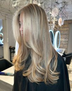 #foilayage #blonde #hair Mousey Blonde, Natural Blonde With Highlights, Mousey Blonde Hair, Cool Tone Blonde Hair, Scandi Blonde Hair, Full Highlights Blonde, Full Blonde Highlights, Blonde Hair Warm