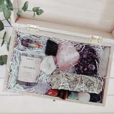 Healing Crystals Set - Spiritual Wellness Kit for Beginners - Gift Box Sacred Chakra, Wellness Box, Lavender Scented Candle, Chakra Alignment, Infused Water Bottle, Crystal Box, Chakra Healing Crystals, Crystals For Sale