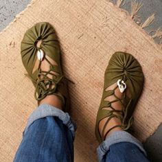 Earthing Moccasins, Custom-Made Leather Barefoot Shoes – Earthingmoccasins Leather Bracelet Tutorial, Leather Kits, Moccasins Style, Earth Shoes, Handmade Leather Shoes, Minimalist Shoes, Barefoot Shoes, Diy Shoes, Looks Chic