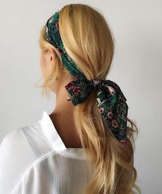 20 Summer Hairstyles Featuring the Most Fashionable Accessories Cute Headband Hairstyles, Summer Hair Accessories, Hair Scarf Styles, Head Scarf Styles, Bow Hairstyle, Great Hairstyles, Cute Headbands, Headband Hairstyles, Hippie Style