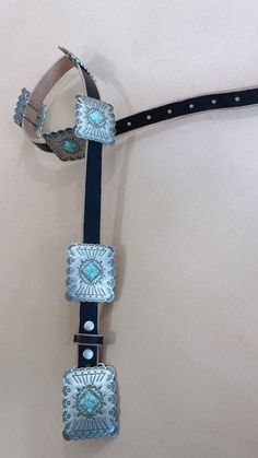 The Dallas Distressed Western Concho Belt is a perfect addition to your outfit to create the ultimate western look! Western Genuine Distressed Leather belt Rectangular conchos 100% Hand-distress genuine Vintage leather Width of strap is 0.8" Strap measurement from start of strap to middle hole S/M:32", M/L:36", L/X:40" From middle hole to tip end of belt is 6" additional Fall Patchwork, Look Western, Style Wide Leg Jeans, Bride Top, Chic Halloween, Concho Belt, Bow Belt, Western Look, Exclusive Dress