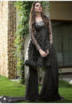 Black Net Sarara Kameez Fancy Pakistani Dresses, Black Pakistani Dress, Bridal Clothes, Gharara Designs, Black Suit Dress, Party Dress Inspiration, Attitude Boy, Simple Kurti, Desi Outfits