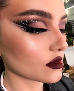 Makeup Ojos, Rhinestone Makeup, Dance Makeup, Photoshoot Makeup, Dope Makeup, Makeup Eye Looks, Creative Eye Makeup