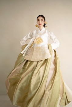 Korean Historical Fashion, Hanbok Aesthetic, Korean Princess, Asian Style Dress