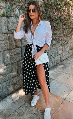 Polka Dots Skirt Outfit, Black Polka Dot Skirt Outfit, Dots Skirt Outfit, Black And White Striped Skirt Outfit, Wine Festival Outfit, Polka Dot Skirt Outfit, Dot Skirt Outfit, Black Polka Dot Skirt, Look Fashionista