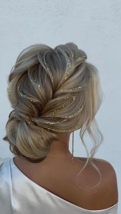 Wedding Hair Glitter, Glittery Wedding, Wedding Day Hair, Birthday Makeup, Wedding Hair Down, Bridal Updo, Glitter Hair, Art Deco Wedding, Different Hairstyles