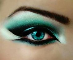 I love the eye color!! Arabian Eyes, Bridal Eye Makeup, Glamorous Makeup, Creative Eye Makeup, Creative Eye, Gorgeous Eyes, Makeup Designs, Eye Make