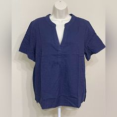 Gloria Vanderbilt Women’s Navy Blue V-Neck Short Sleeve High-Low Hem Blouse S L 59-5900 We Are In Smoke Free, Pet Free And Clean Environment. We Are Professional Seller. Sizes Vary Between Brands, Please Refer To Pictures With Measurements. Colors Can Look Different In Person Due To Various Screen Resolution Casual Navy Short Sleeve Blouse, Casual Blue Short Sleeve V-neck Top, Blue Split Neck Top For Vacation, Blue Split Neck Top For Beach, Navy V-neck Blouse For Spring, Summer Blue Split Neck Blouse, Blue Split Neck Summer Blouse, Embroidered Cotton Top, Clean Environment