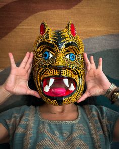 This gorgeous mask was made by a Guerrerense artist Silverio Pascual Lázaro. The mask is made of carved wood. There is no hook for hanging, however it's outfitted with holes to string string/wire through for wall mounting. This mask was purchased directly from the artist for their full asking retail price. Mexican Jaguar, Costume Masks, Costume Mask, Wall Mounting, Carved Wood, Dallas Tx, Costume Accessories, Jaguar, Carving