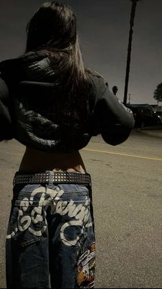 Fall Fits Grunge, Y2k Pic Ideas, Poly Outfits, Black Hoodie Outfit, Graphic Jeans, Cool Outfit Ideas, Cool Outfit, Estilo Punk