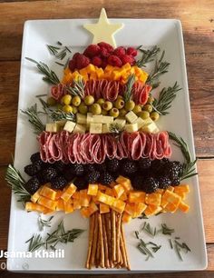 Party Food Platters, Christmas Food Dinner, Christmas Brunch, Xmas Food, Snacks Für Party, Holiday Appetizers, Christmas Party Food, Christmas Cooking, Christmas Snacks