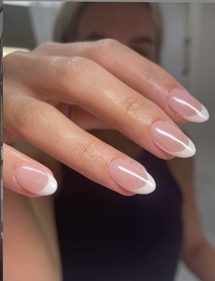 Gel Nails Ideas Wedding Guest, Medium Round French Tip Nails, Neutral Vacation Nails Simple, Nail Almond Shape Design, Short Almond Nails With French Tip, Short Almond French Manicure, Oval Classy Nails, Ivory French Tip Nails, Nail Color For Olive Skin Tone