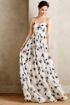 Beaded Hibiscus Gown - anthropologie.com Tracy Reese, Looks Chic, A Dress, Playing Dress Up, Boho Dress, Pretty Dresses, Strapless Dress Formal, Pretty Outfits, Hibiscus