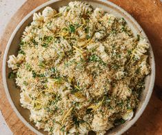 Perfect for pickle lovers, this Dill Pickle Pasta Salad combines the salty and acidic flavor of pickles with a summer-ready pasta salad! Ready in no time, this perfect side dish is packed with flavor and comes with a crispy panko topping and creamy dressing.