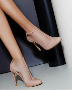 Chic Fitted T-strap Heels, Fitted T-strap Heels With Heel Strap, Elegant T-strap Heels With Sculpted Heel, Chic T-strap Heels With Sculpted Heel, Elegant T-strap Heels With Heel Loop, Sperry Shoes For Women, Sepatu Pump, Nude Stiletto Heels, High Heels Classy