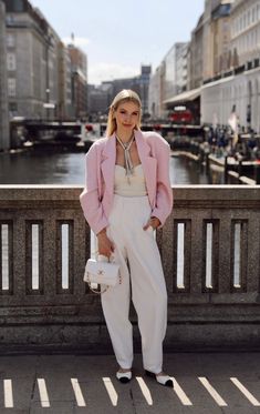 September Outfits, Leonie Hanne, Chanel Cruise, Pink Outfits, Pink Outfit, White Pants, Outfit Details, Street Style Women, Trend Setter