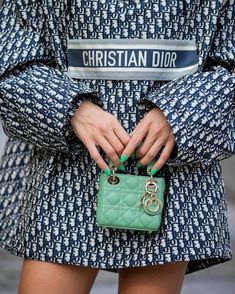 Lady Dior Outfit, Green Handbag, Small Lady, Dior Addict, Chanel Purse, Dior Handbags, Chloe Bag, Cute Bags