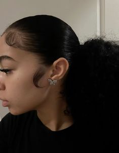 Black Hair Selfie, Slay Hairstyles, Natural Hair Bun Styles, Sleek Ponytail Hairstyles, Quick Natural Hair Styles, Mexican Actress, Natural Curls Hairstyles, Slick Hairstyles, Hair Ponytail Styles