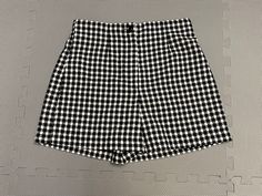 ZARA tweed knit shorts Women's Skort Size M New with tags See photos Ships USPS Casual Short Bottoms With Houndstooth Pattern, Casual Houndstooth Short Bottoms, Zara Tweed, Zara Shorts, Knit Shorts, Womens Skirt, Zara, Art Collection, Womens Shorts