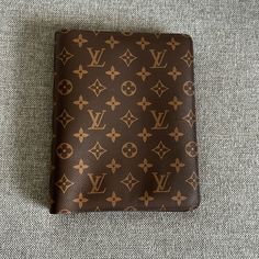 No Signs Of Wear Comes With Box Louis Vuitton Planner, Limited Time, Louis Vuitton, Signs, How To Wear, Color