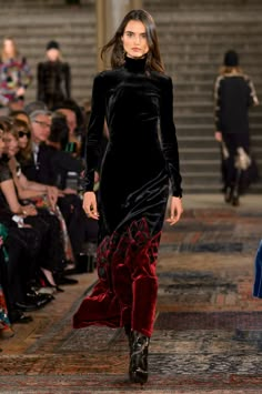 Ralph Lauren Fall, Velvet Dress Long, Mode Boho, Velvet Fashion, Mode Inspiration, Looks Vintage, Velvet Dress, Couture Fashion, Black Velvet