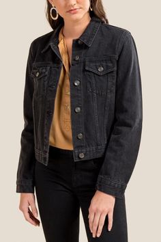 Black Denim Jacket Outfit, Jacket Outfit Women, Moda Denim, Black Jean Jacket, Jean Jacket Outfits, Denim Jacket Outfit, Black Jean, Jean Jacket Women, Cropped Denim Jacket