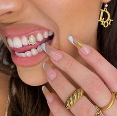 Girls With Grills, Teeth Aesthetic