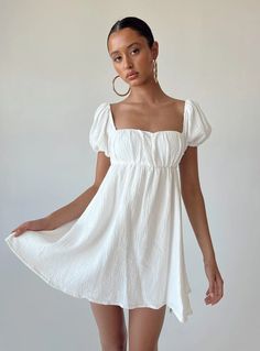 The lace up back detail is the perfect addition to this adorable dainty white dress Brunch Dress, Mini Dress White, Let's Dance, Polly Dress, Grad Dresses, Sleeves Clothing, Mode Inspo, White Mini Dress, Model Dress