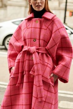 Mode Mantel, Mode Rose, Pink Coat, Looks Street Style, Mode Vintage, Looks Vintage, Look Fashion